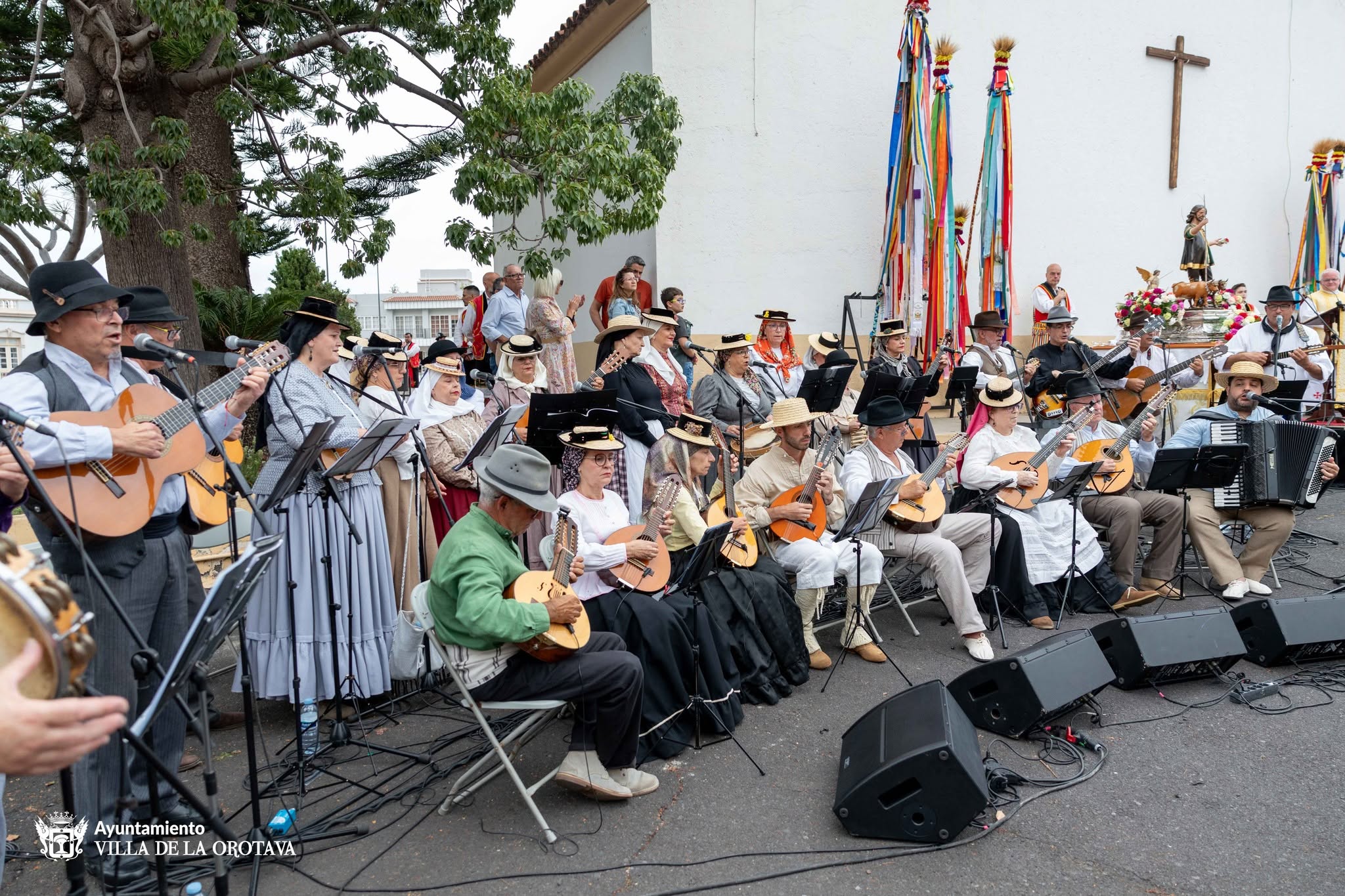 Támbara celebra su XXII Baile de Candil