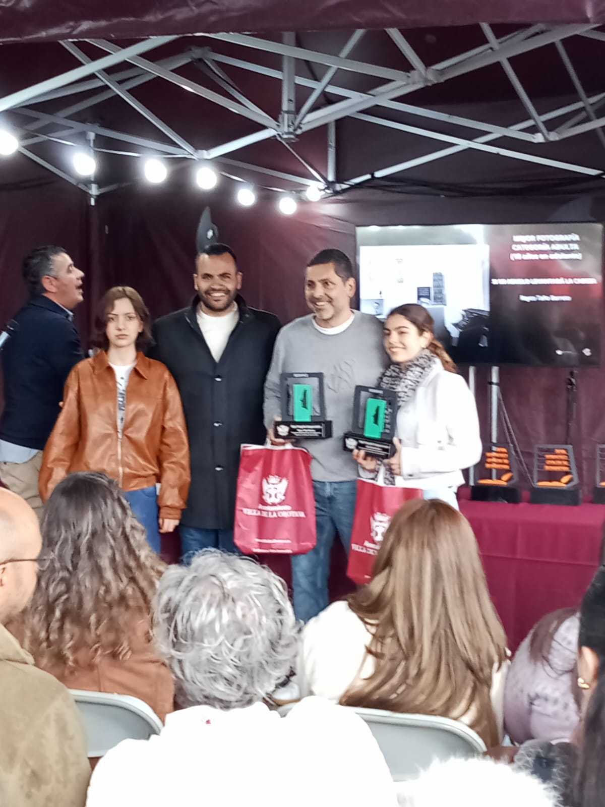 Alba Taño y Rayco Taño, ganadores del concurso Bookface 2026