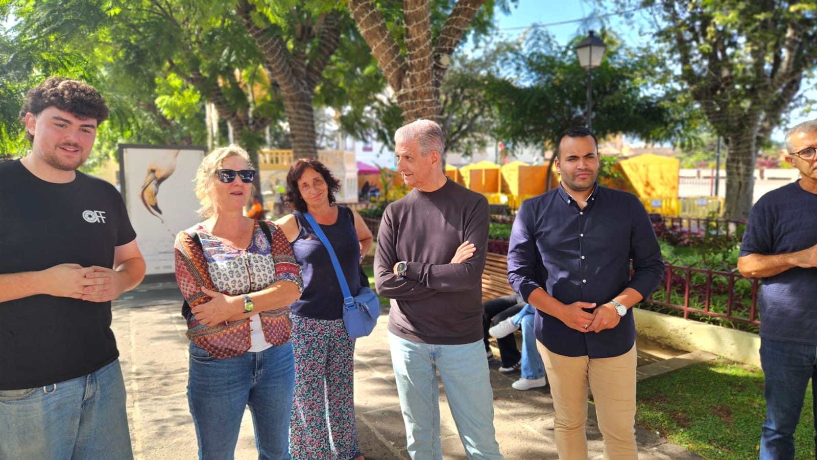 inauguración exposición en la plaza