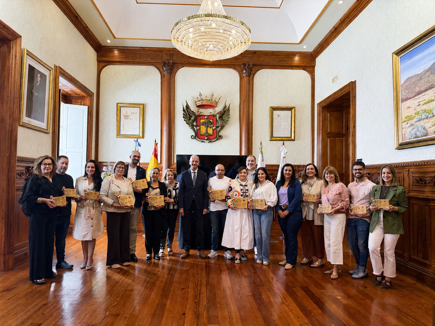 Juvenil Lys y Calzados Afonso, ganadores del concurso de decoración de escaparates y fachadas durante las fiestas patronales