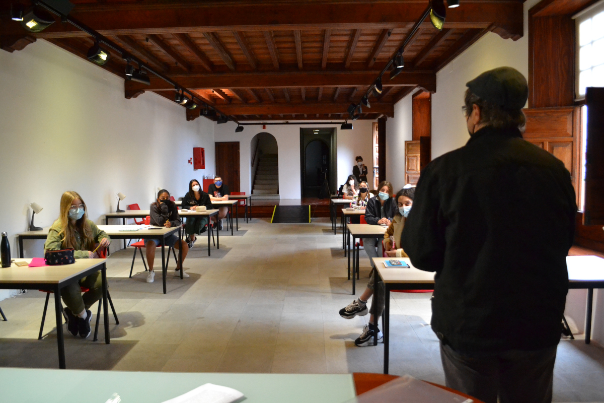 Estudiantes de los centros educativos de La Orotava aprenderán géneros periodísticos y literarios en un taller semipresencial impartido por el profesor Manolo García
