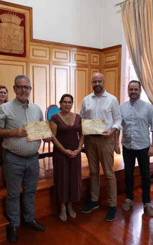 MEJOR CARRO CON GRUPO. DOMINGO HERN Y OROVAL