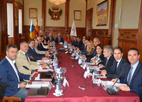 El Consejo General de Colegios de Gestores Administrativos celebra su Pleno de octubre en el Salón de Plenos del Ayuntamiento de la Villa de la Orotava
